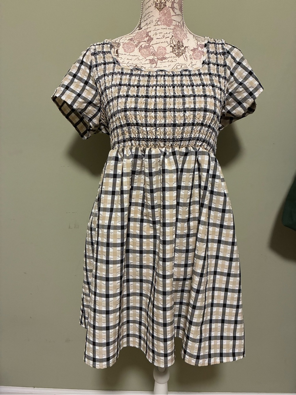 Nasty Gal Beige Black White Plaid Smocked Short Sleeve Dress